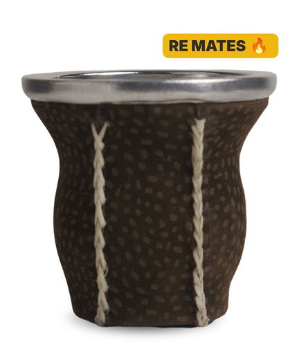 Mate de vidrio copa eco carpincho, foto principal sobre fondo blanco