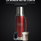 Termo Mate System rojo de 1,2 L: escena de estudio con fondo oscuro