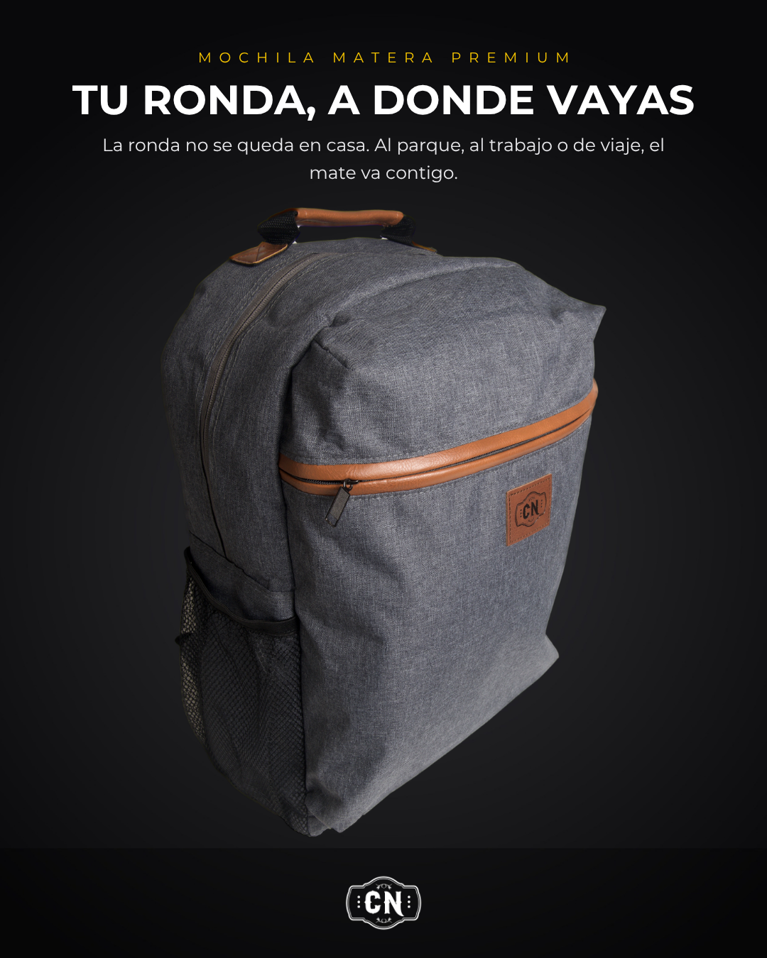 Mochila matera premium gris: escena de estudio con fondo oscuro