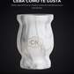 Mate de acero inoxidable marmolado blanco: escena de estudio con fondo oscuro